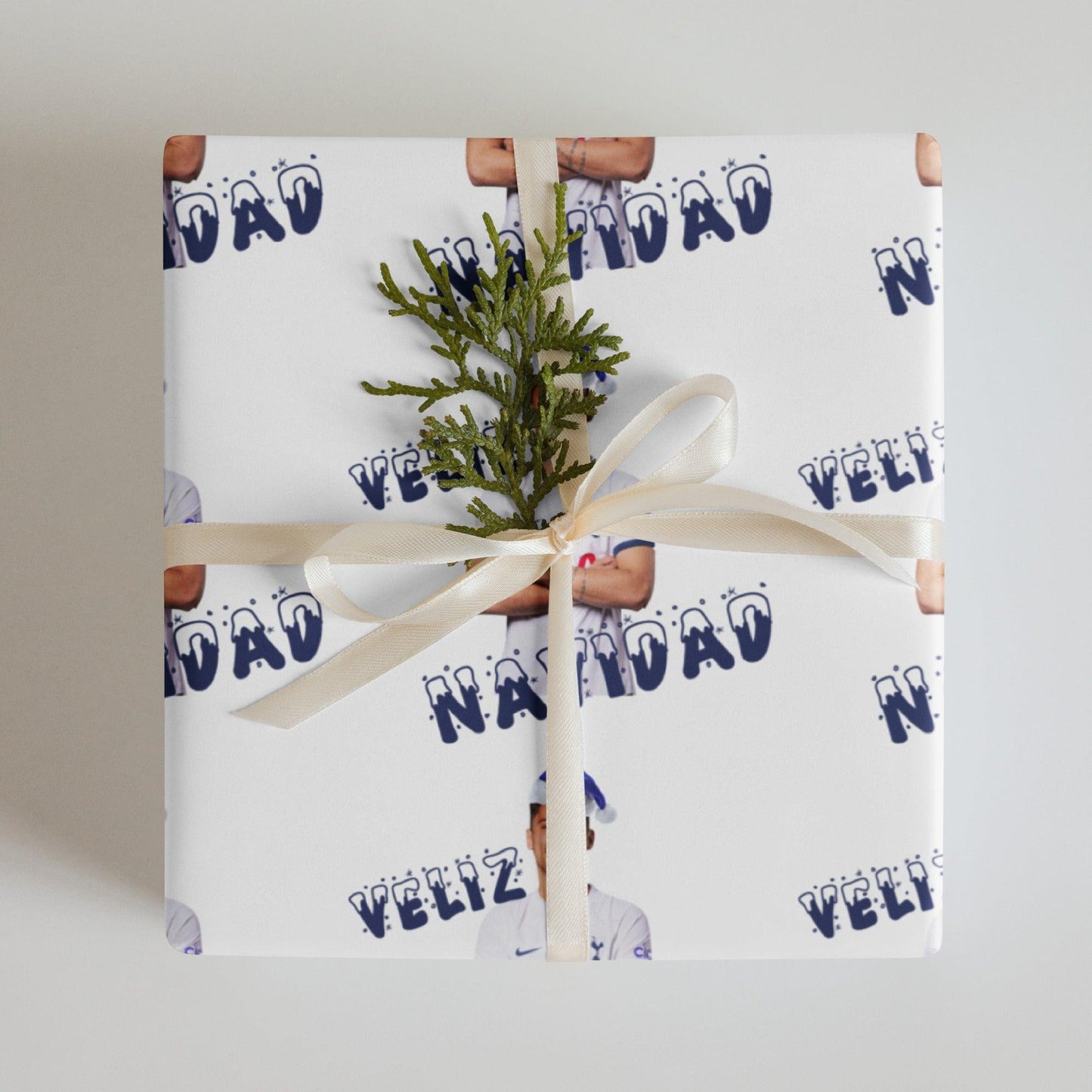 Veliz Navidad Wrapping paper - Game Yarns
